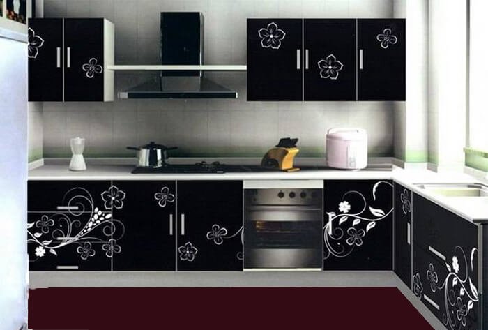 Кухонные фасады черные с рисунком