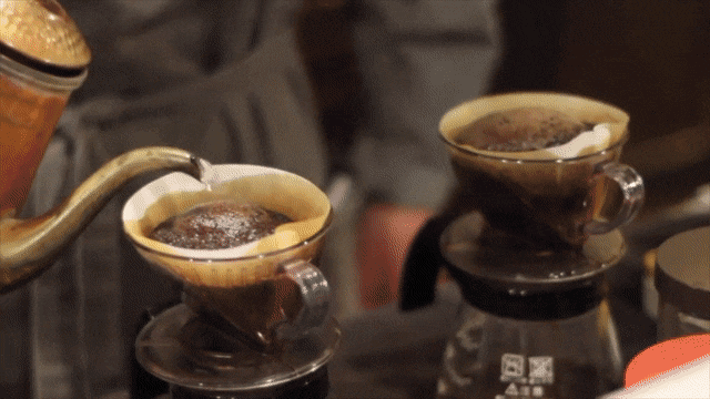 Анимация кофе в турке, Гиф кофе из турки.