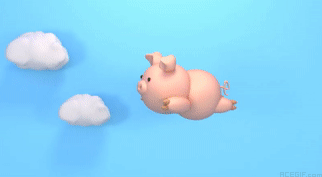 Мягкая розовая свинья, плавающая в облаках на лазурном фоне