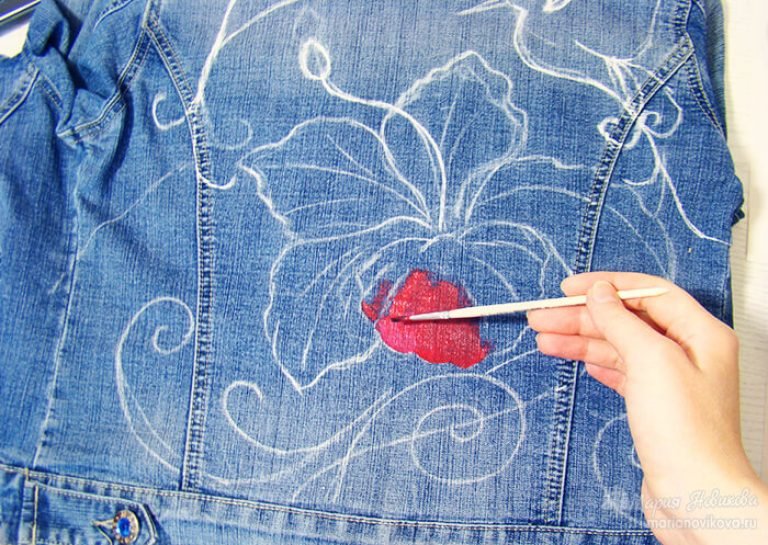 Рисунки на джинсах акриловыми красками