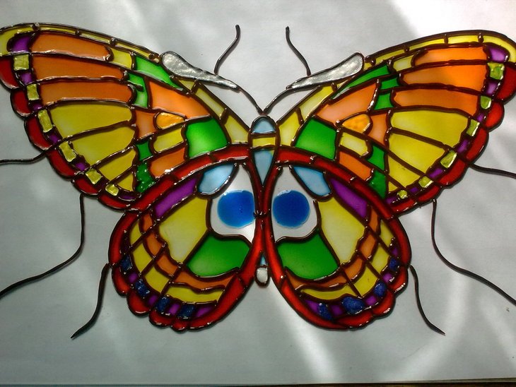Бабочки витражными красками