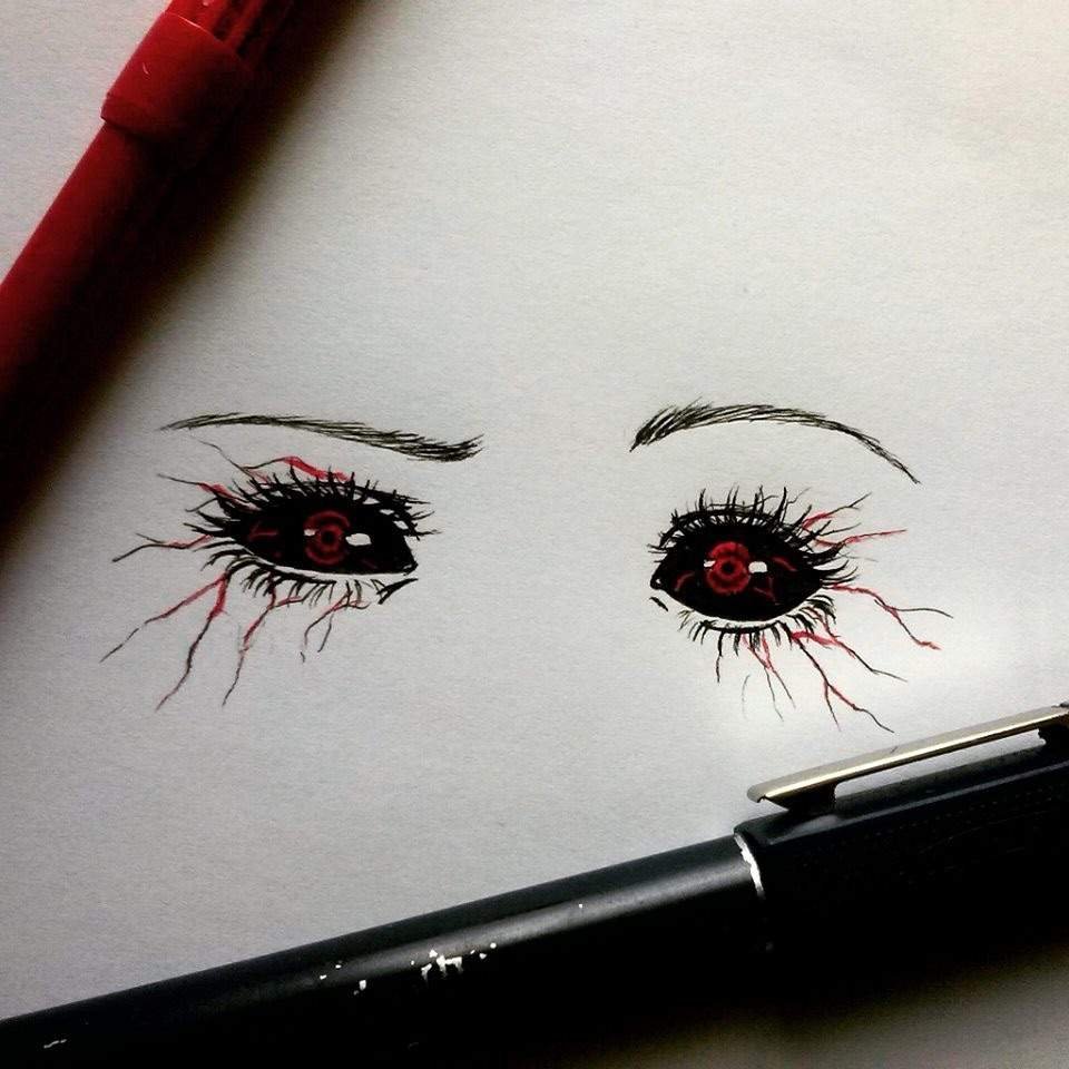 Страшные глаза карандашом