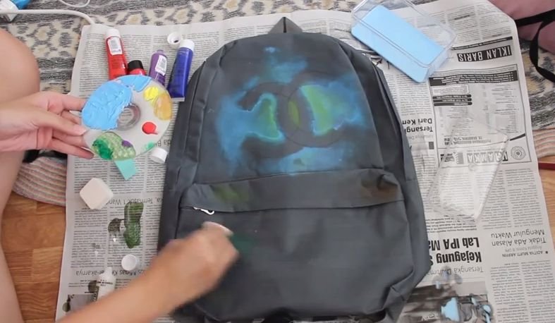 Рисунок на рюкзаке своими руками