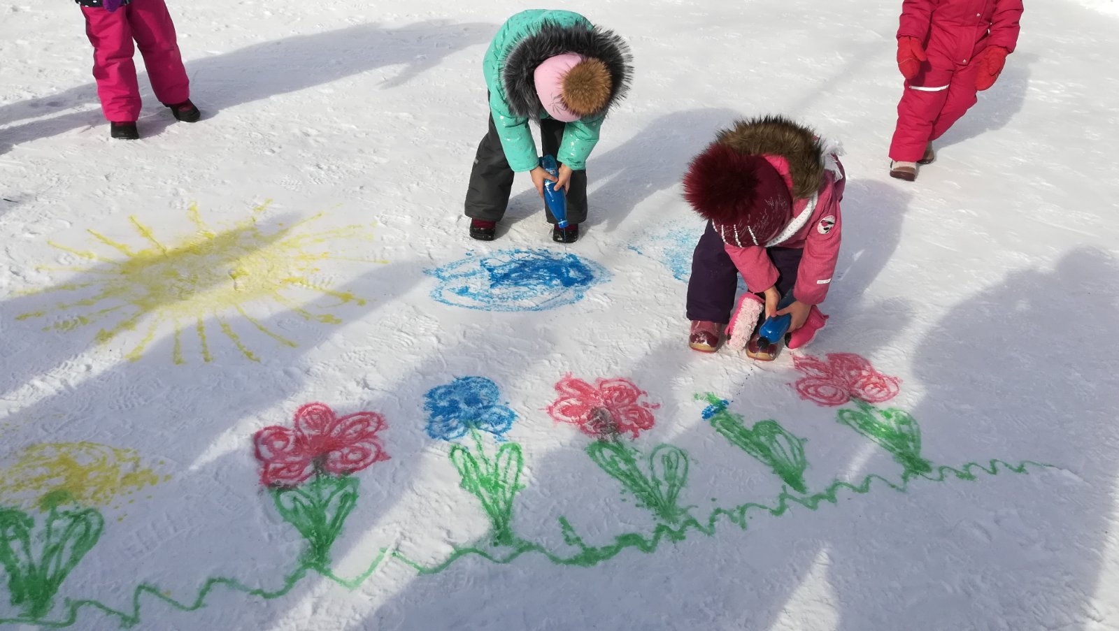 Рисуем на снегу красками