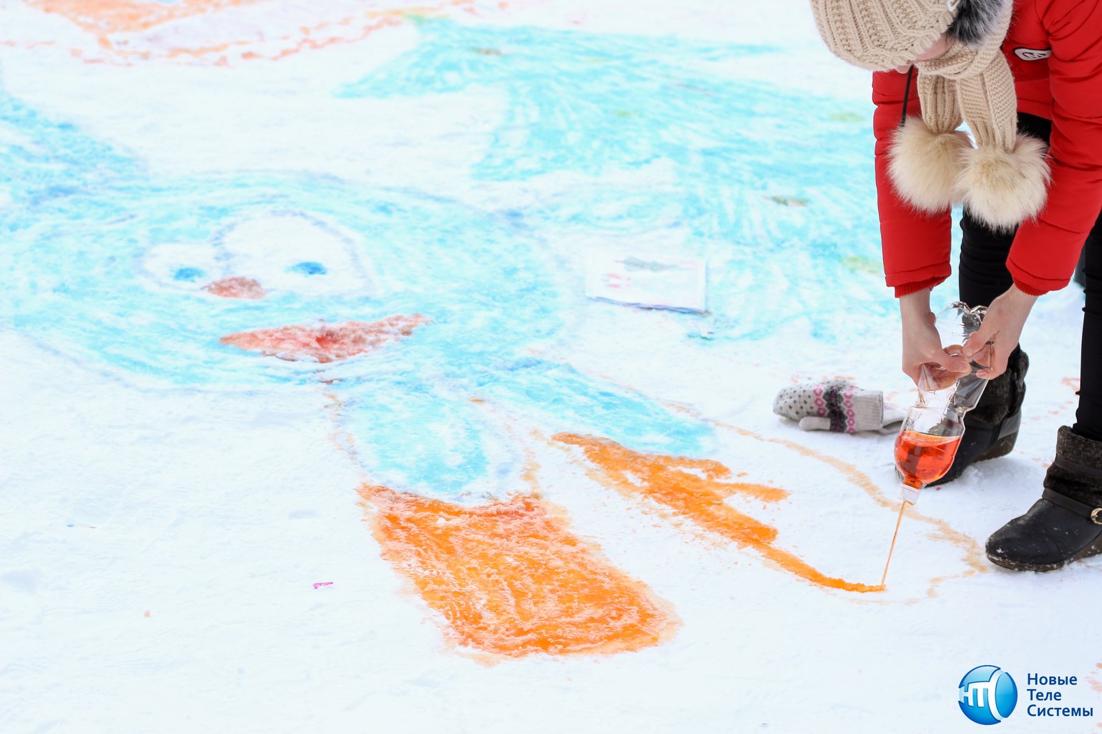 Рисуем на снегу красками